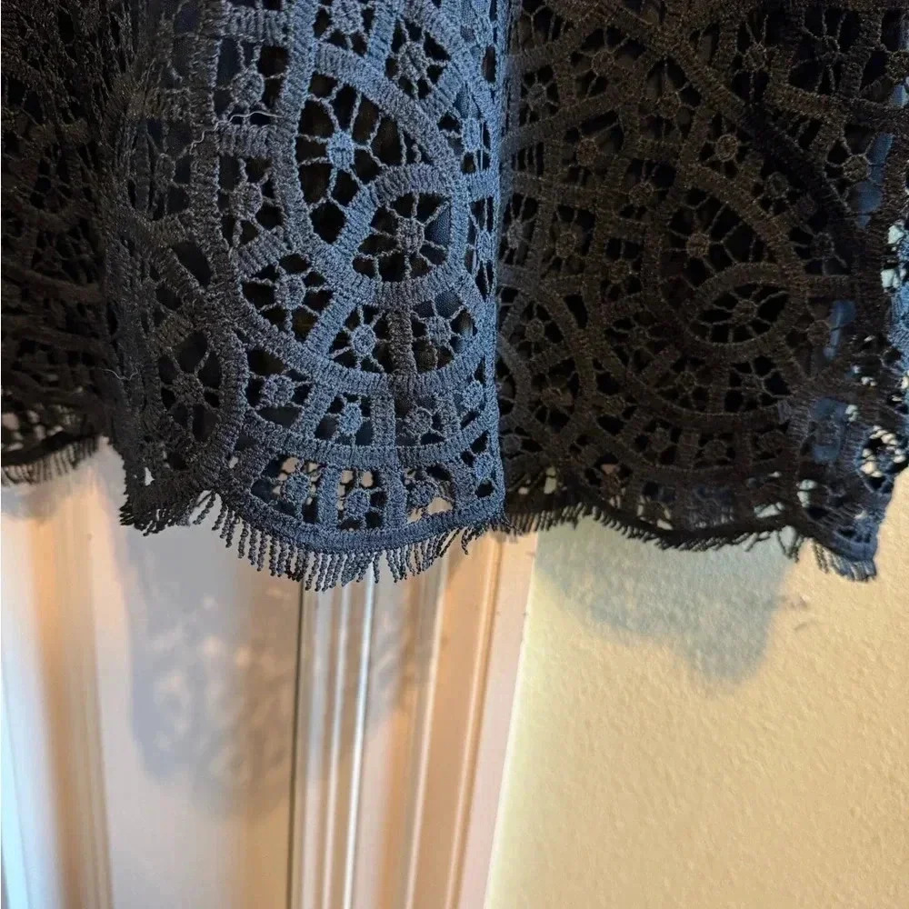 Philosophy Women’s Black Lace Top Sz Large - Picture 3 of 11